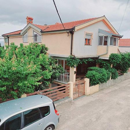 Apartments For Friends Требинье Экстерьер фото