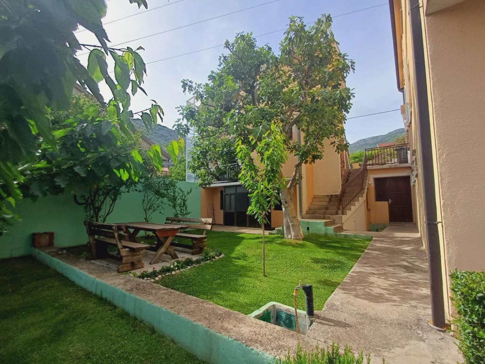 Apartments For Friends Требинье Экстерьер фото