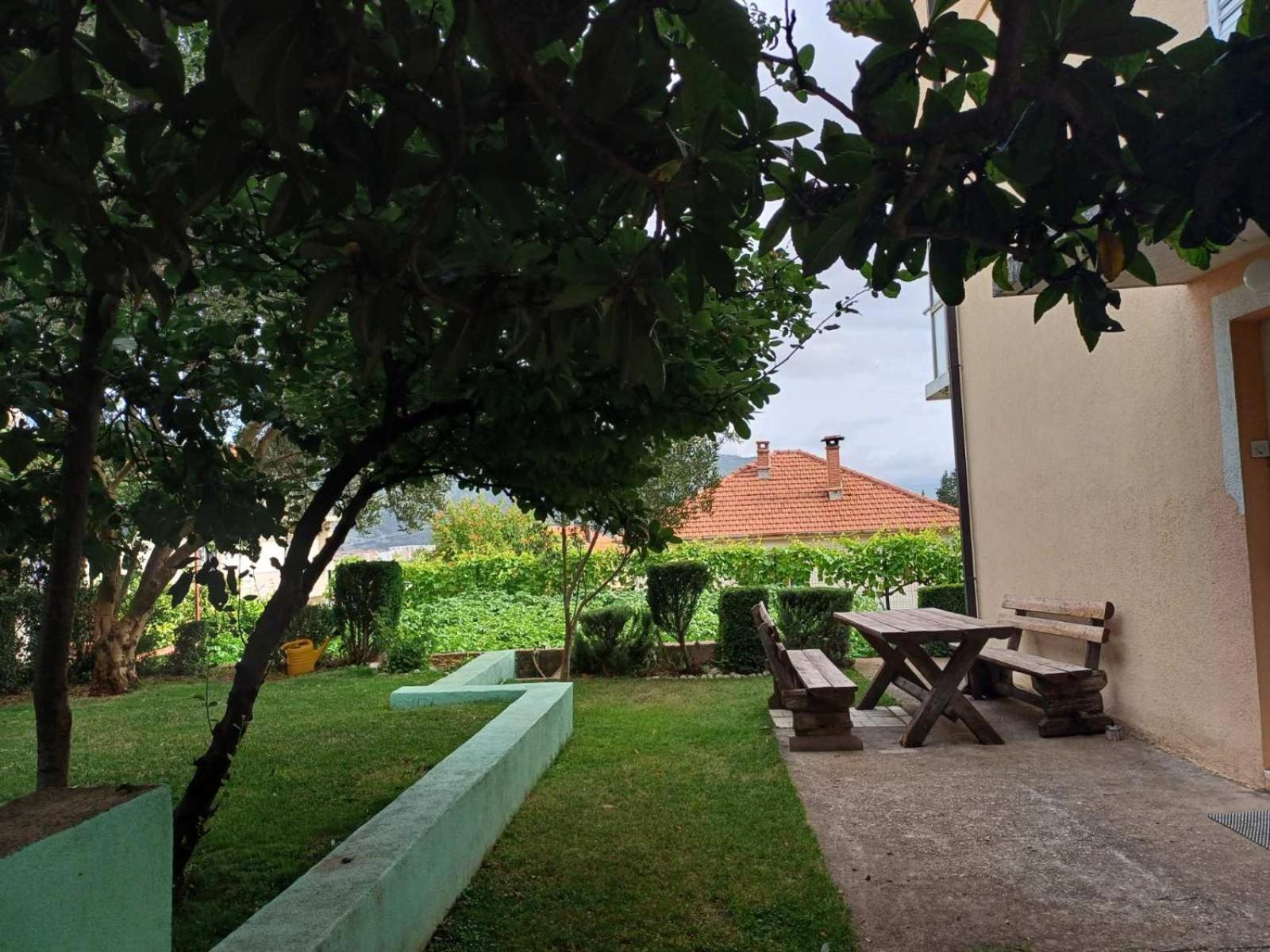 Apartments For Friends Требинье Экстерьер фото