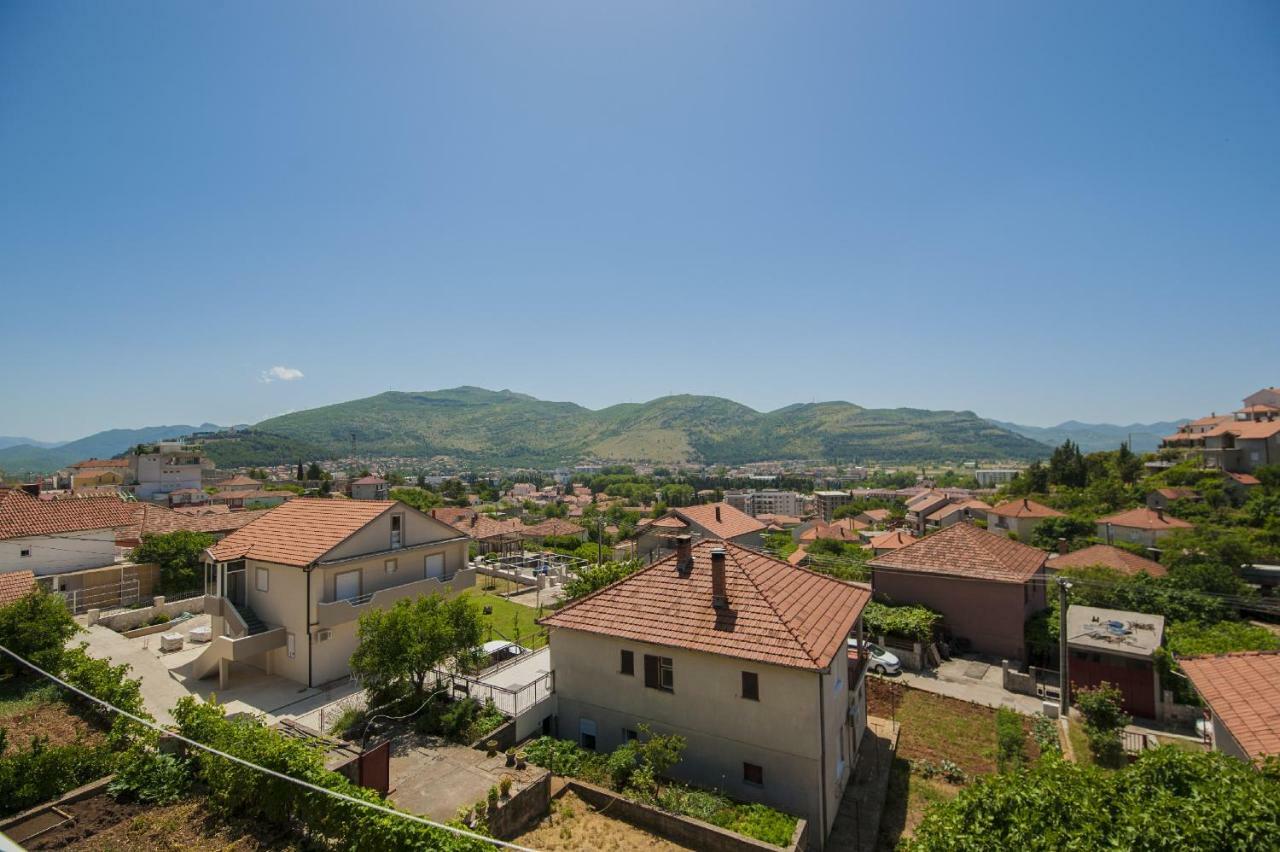 Apartments For Friends Требинье Экстерьер фото